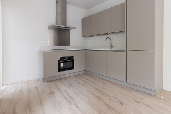 https://house2u.nl/wp-content/uploads/2025/06/66cd70de10435_66cd70cd727bf-rotterdambreitnerstraat-94ec_1.jpg